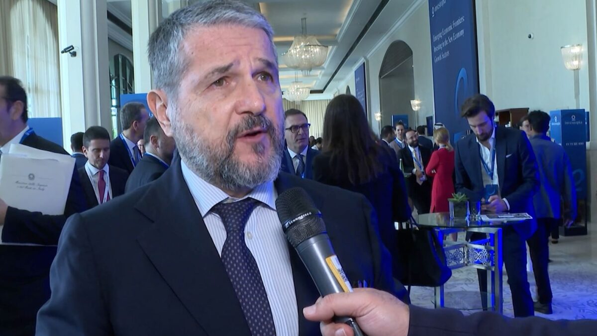 نائب وزير المشروعات والصناعة الإيطالي : الإمارات تستثمر في شبابها وتفكر فيما بعد الغد