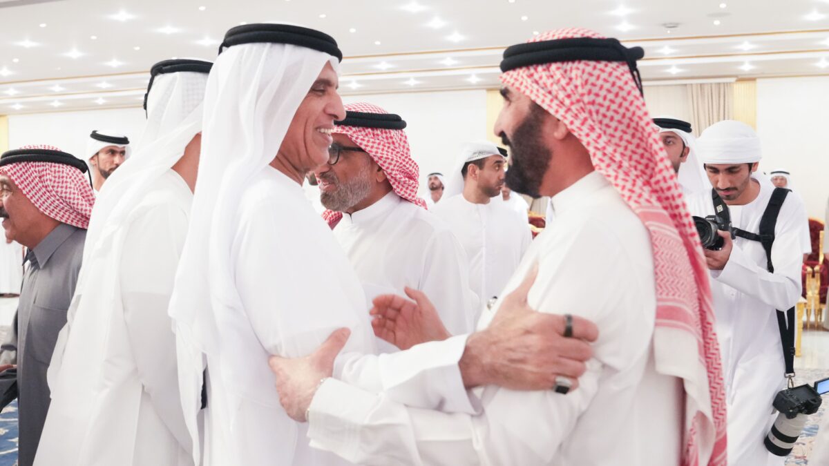 سعود بن صقر يستقبل جموع المهنئين بحلول شهر رمضان المبارك