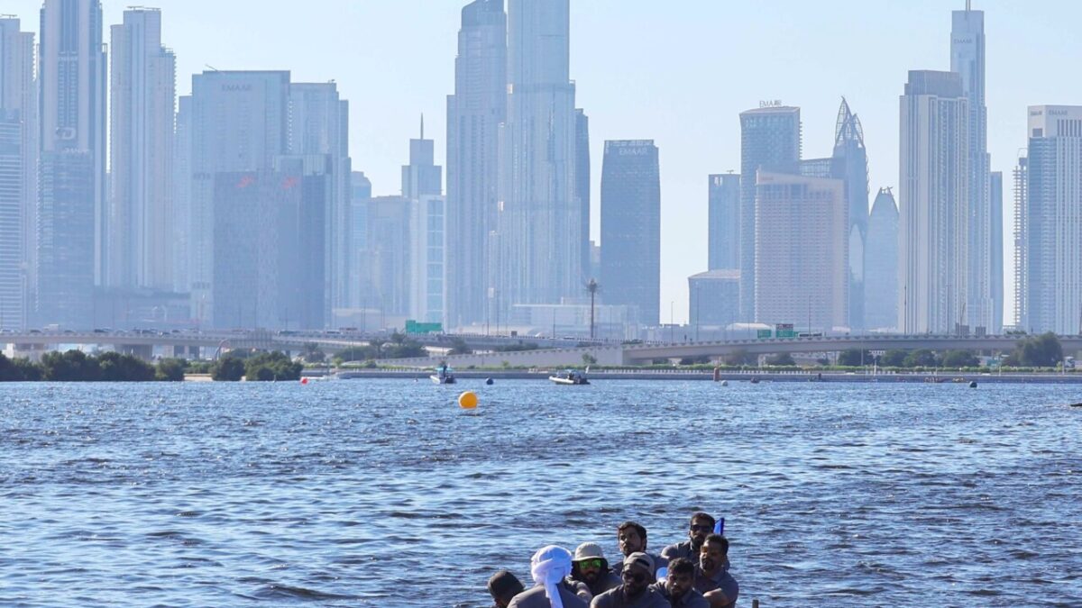 فتح باب التسجيل في الجولة الـ 2 لسباق دبي لقوارب التجديف