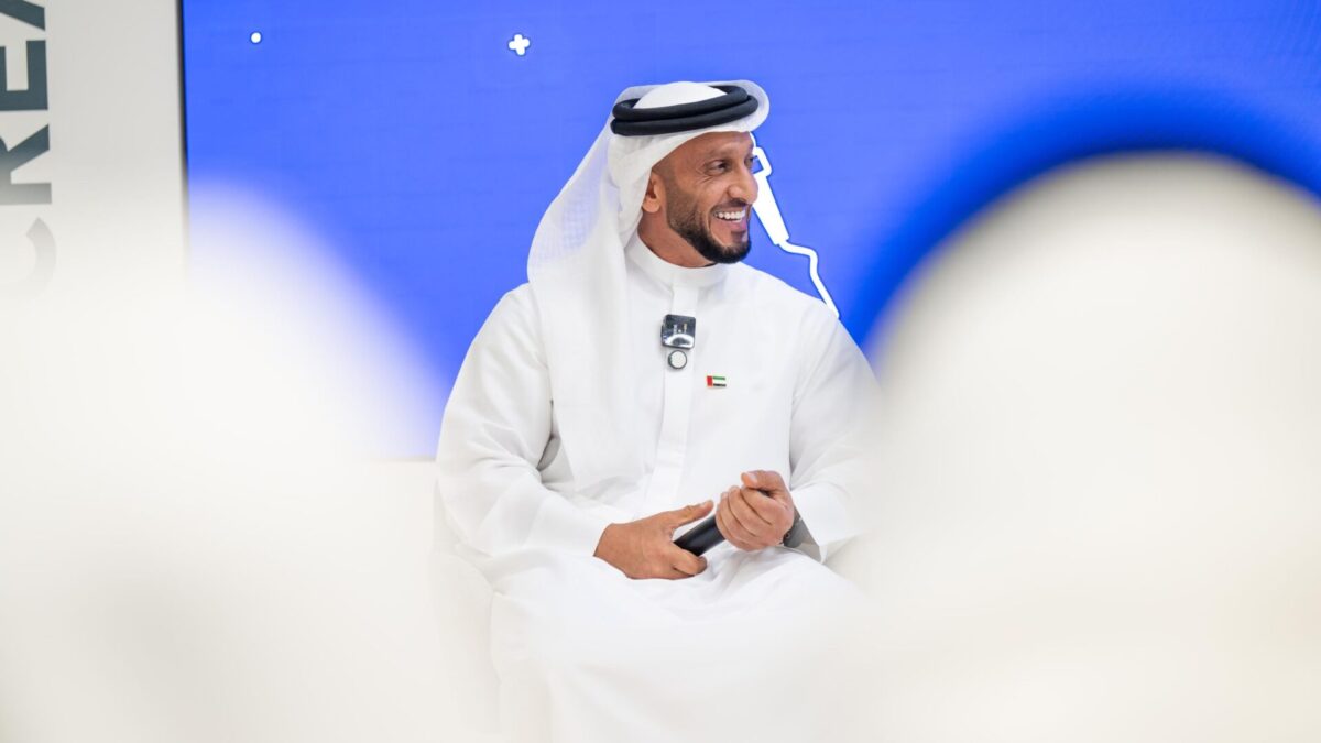 عبدالله آل حامد يدعو القيادات الإعلامية العربية الشابة للتمسك بأخلاقيات المهنة والمساهمة في تعزيز سمعة أوطانهم