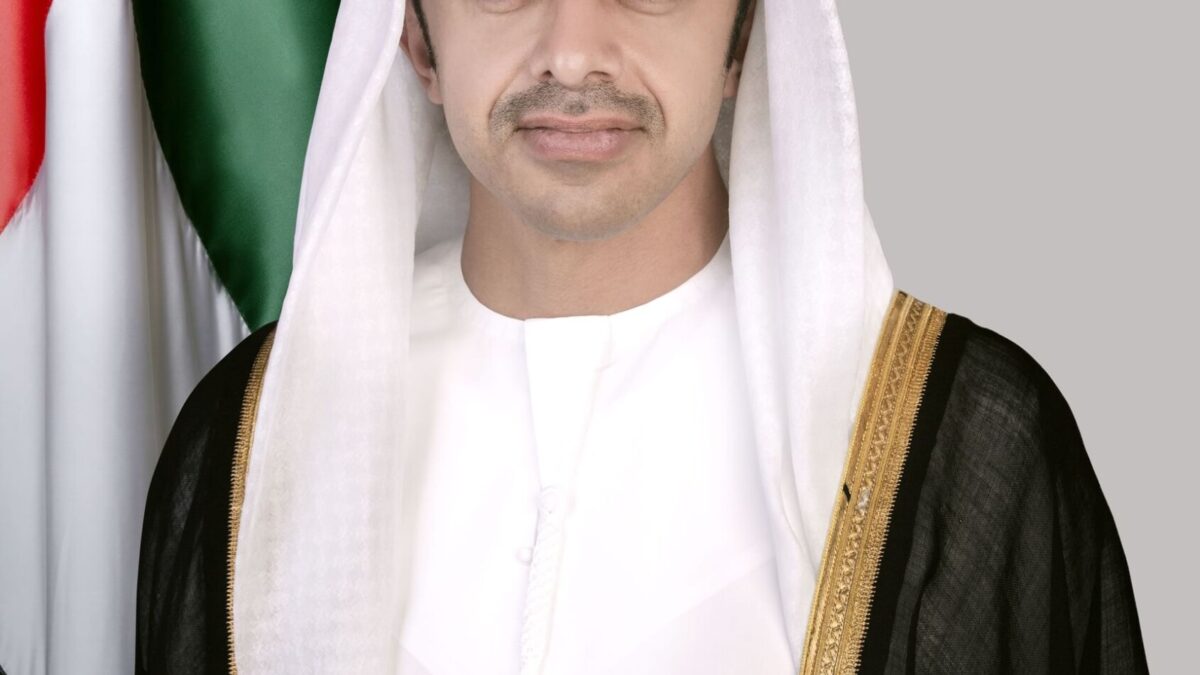عبدالله بن زايد : ذكرى توحيد القوات المسلحة .. قرار تاريـــخي اتخـــذه الـــقادة المــؤســسون
