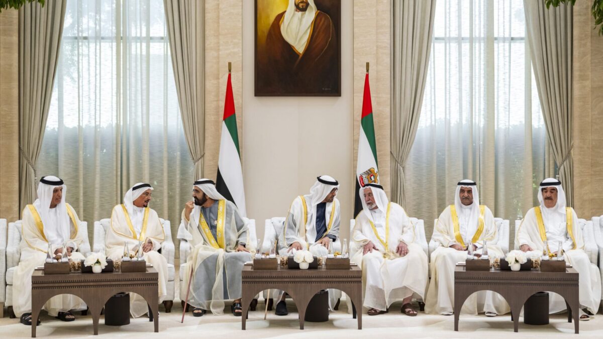 رئيس الدولة يستقبل حكام الإمارات وأولياء العهود ونواب الحكام بمناسبة عيد الأضحى المبارك