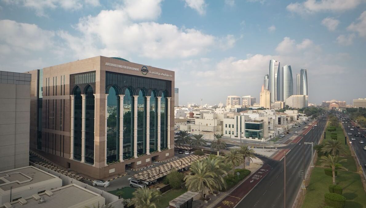 “أبوظبي للتنمية” يستعرض في تقريره السنوي أثر الشراكات التنموية وتعزيز تنافسية الاقتصاد الوطني