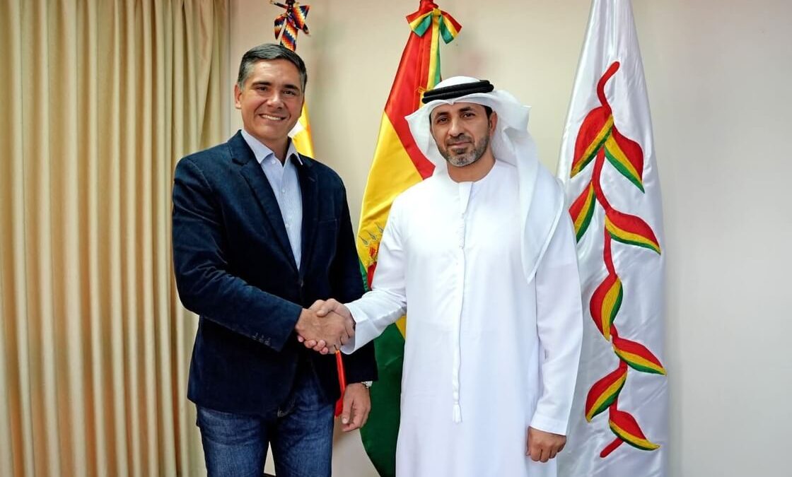 سفير الإمارات يبحث مع وزير التنمية الإنتاجية والريفية والمياه في بوليفيا سبل تعزيز التعاون