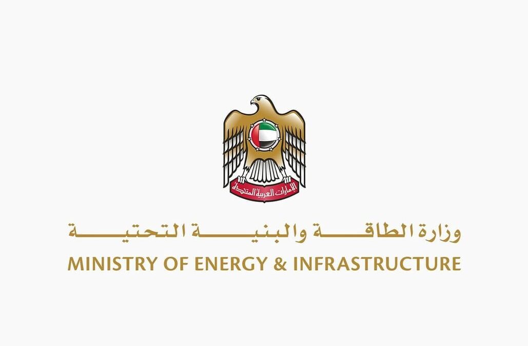 سهيل المزروعي: منظومة الإمداد والنقل في الإمارات تعمل بكفاءة واستقرار